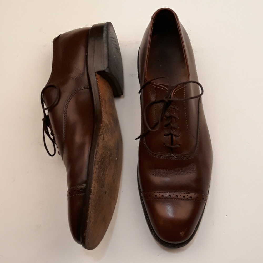 ALLEN EDMONDS Fifth Avenue Dark Brown Leather Sz 9 B Mens Dress Shoes